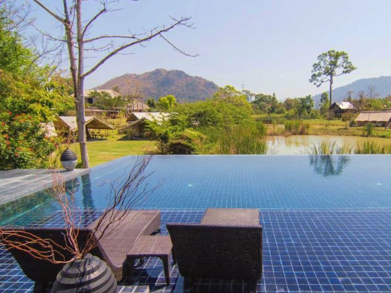 khao yai zwembad uitzicht verblijf thailand