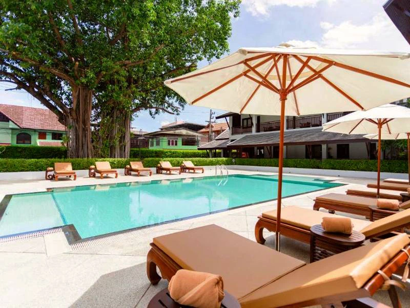 hotel zwembad chiang mai thailand