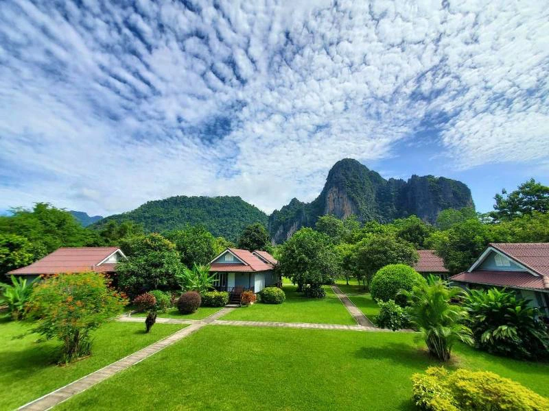 riksja-thailand-laos-vang-vieng-bungalows-bergen