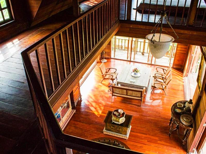 thailand ayutthaya guesthouse lobby