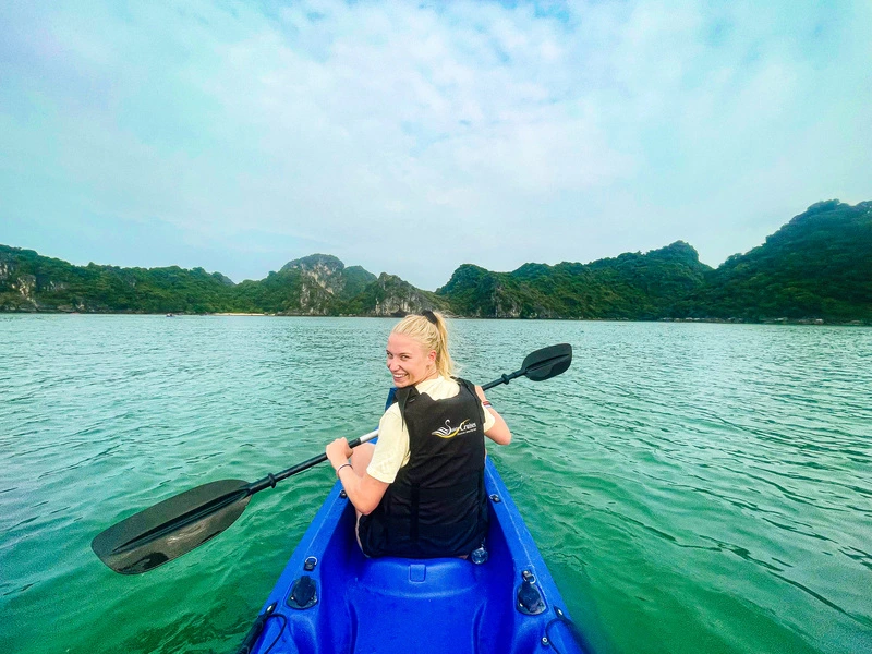 Bai Tu Long Bay