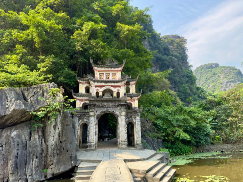 Ingang van Bich dong pagoda - Ninh Binh