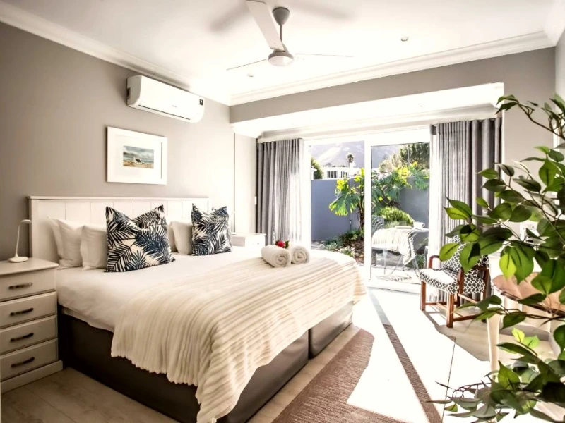 Hermanus - Whale Coast Ocean - bedroom