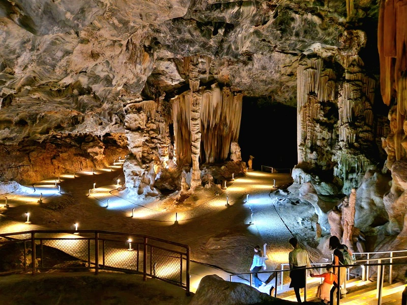 Oudtshoorn caves