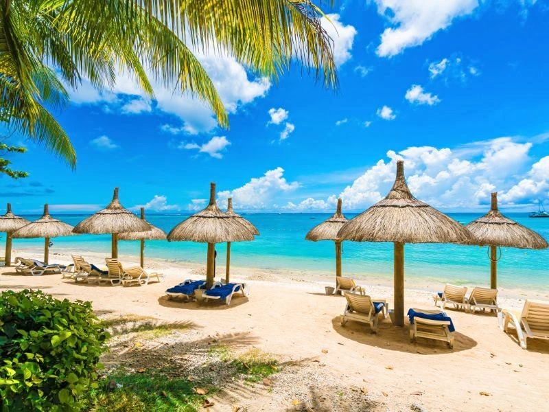 Mauritius strandbedden aan zee