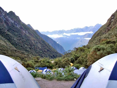 Slapen in een tent tijdens de Inca Trail