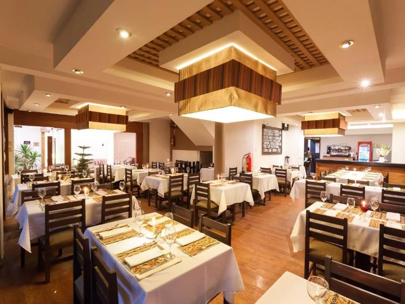 Restaurant Lares Trekking hotel