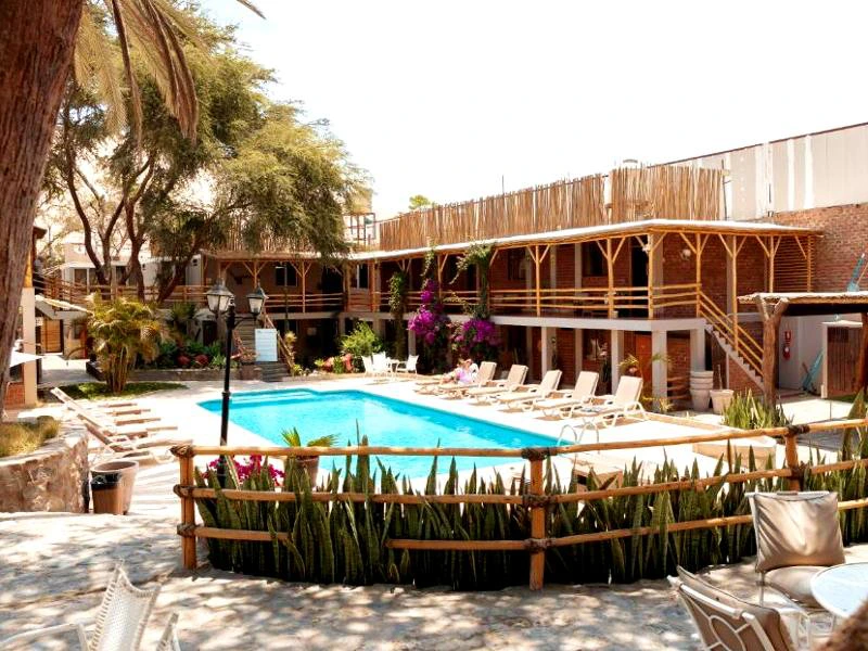 Zwembad hotel Huacachina