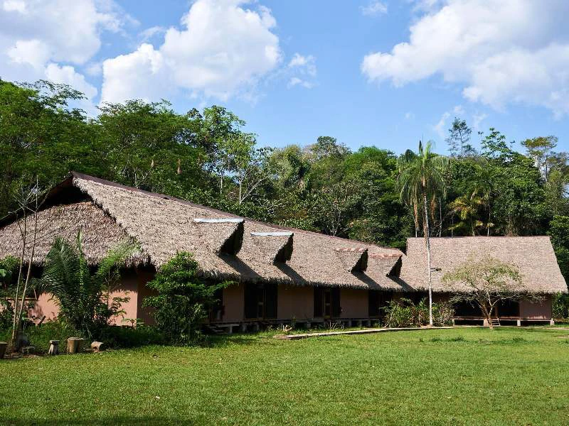 Jungle Peru Puerto Maldonado lodge buitenkant
