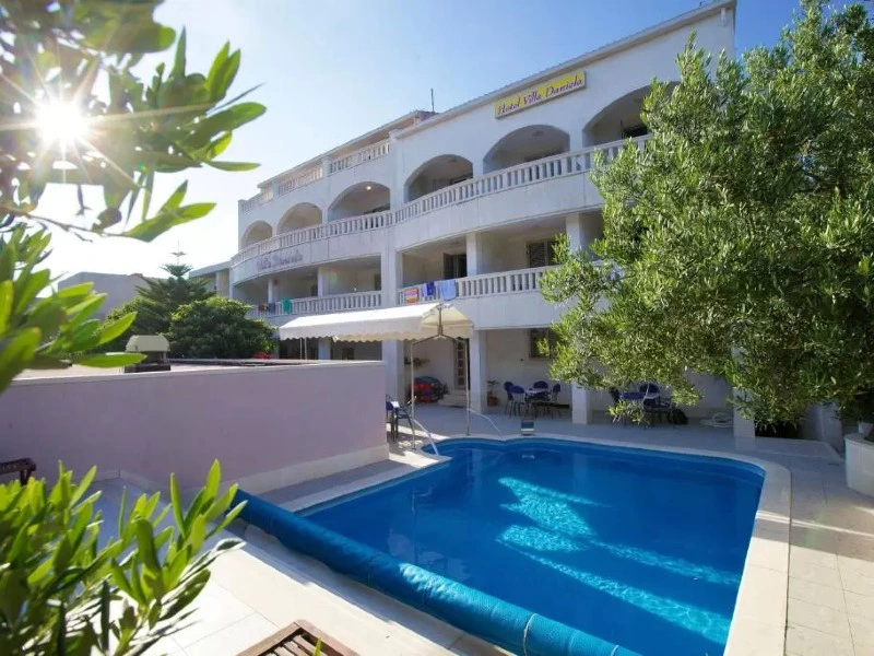Hotel met zwembad in Brac