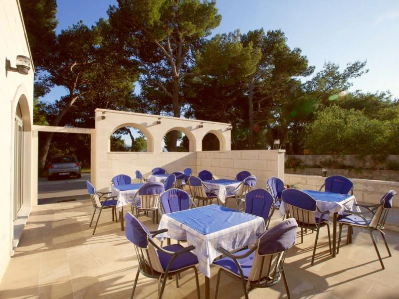 Brac Kroatië terras