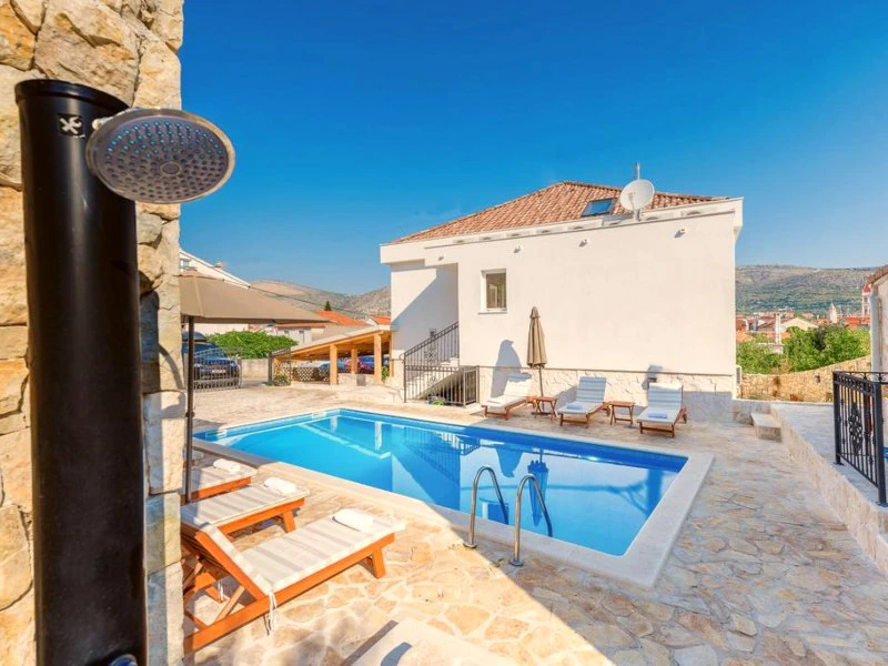 Trogir zwembad