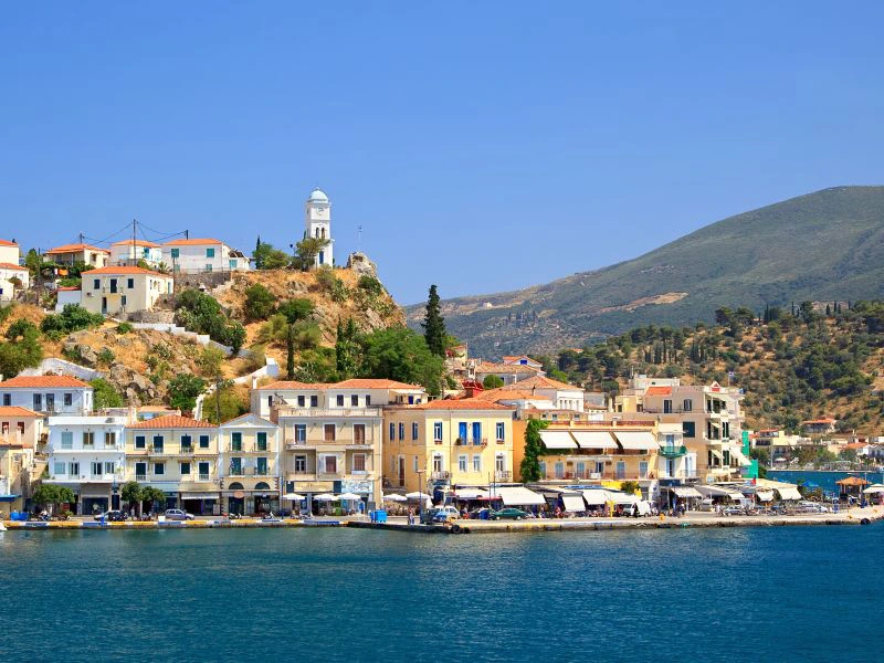 Poros eiland met kinderen in Griekenland