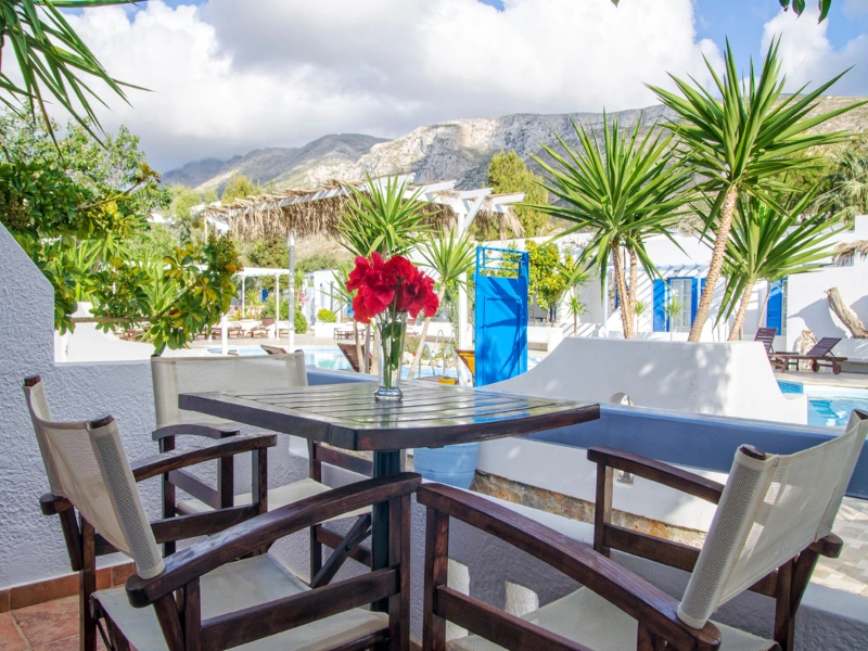 Terras bij je hotel op Amorgos