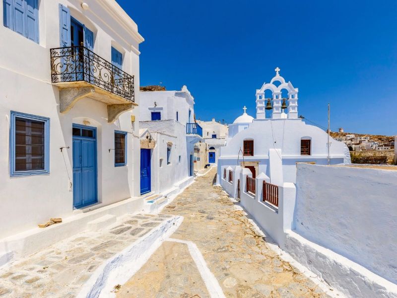 Amorgos met kinderen straat