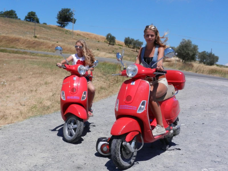 Vespa rijden in Toscane