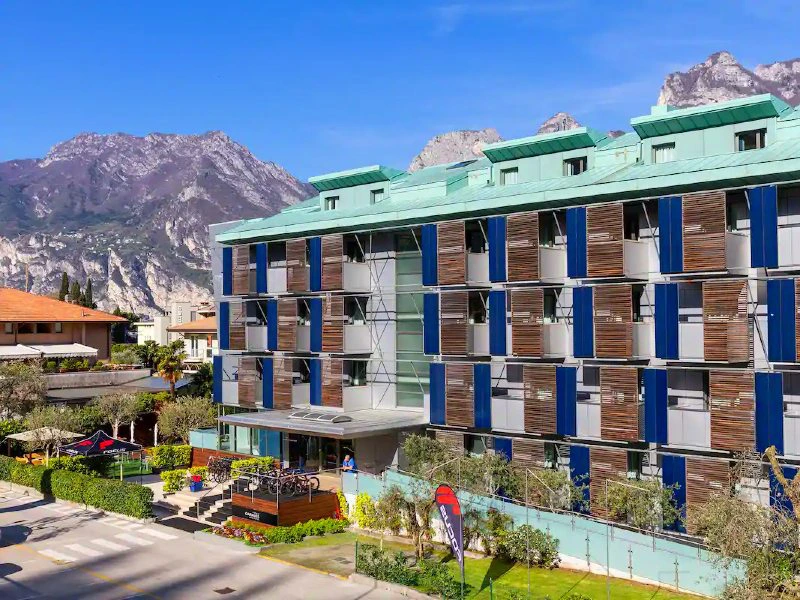 hotel met zwembad Gardameer