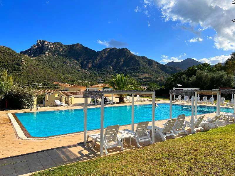 Hotel met zwembad op Sardinië