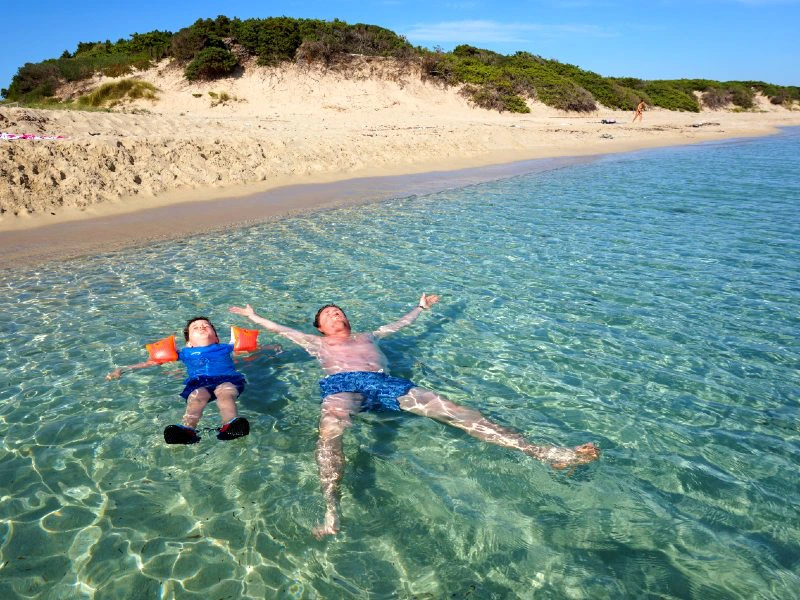 strand in Solento met kinderen
