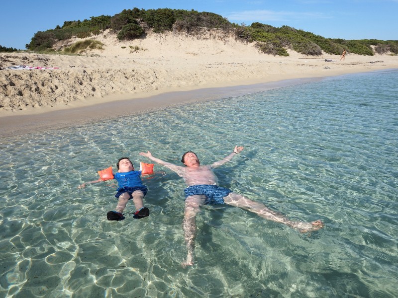Zwemmen in de zee in salento