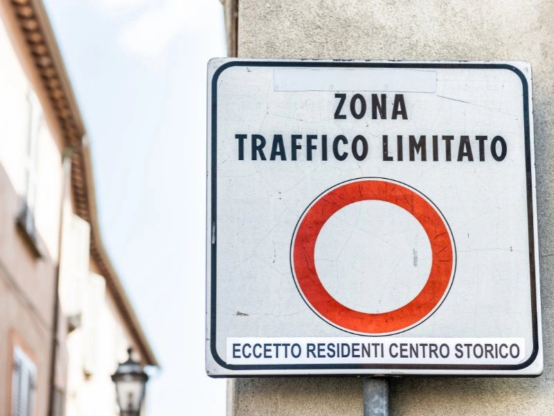 Hier mag je niet rijden zone - Italie