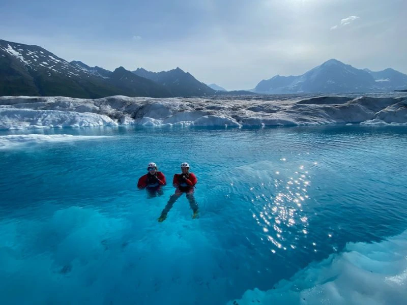 zwemmen in een gletsjer