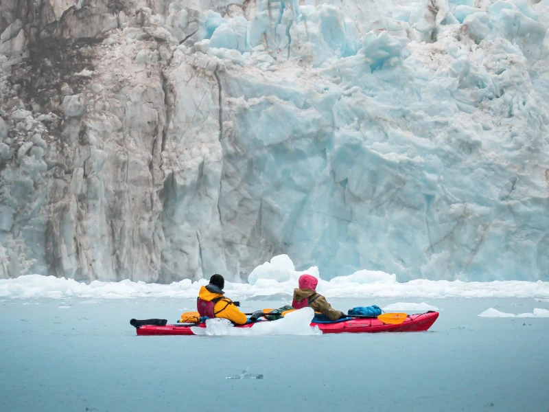 Kajakken-ijsschotsen-alaska-rondreis