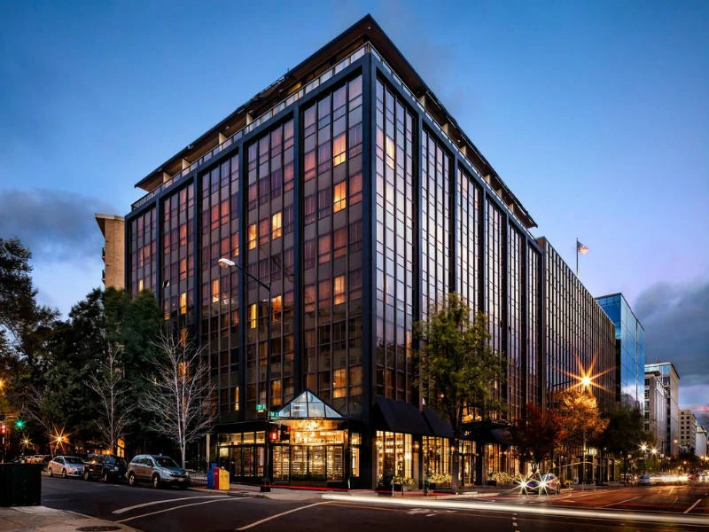 Washington-hotel-front