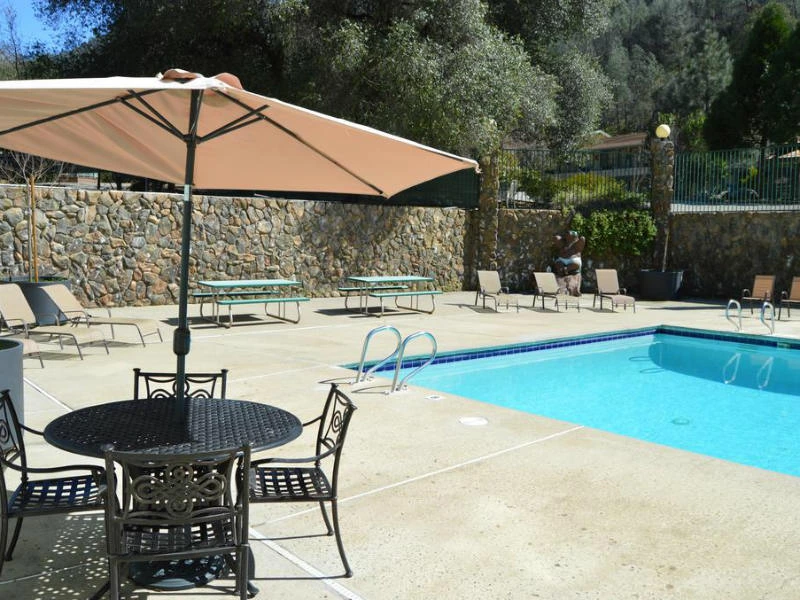 Yosemite-hotel-zwembad