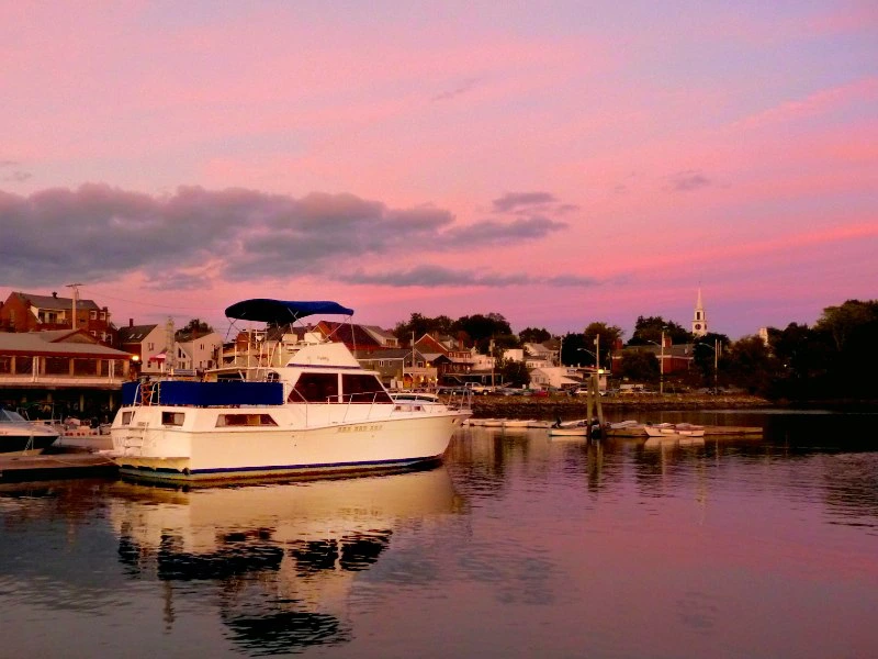 damariscotta-floatel-mazu