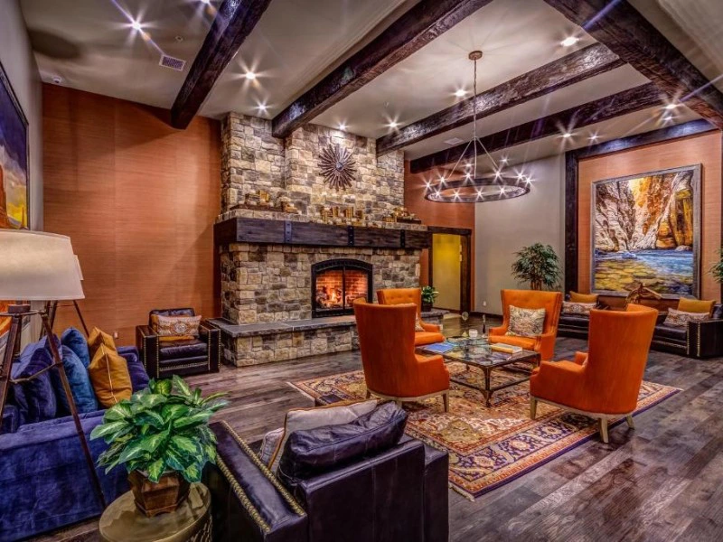 monument-valley-hotel-zitkamer