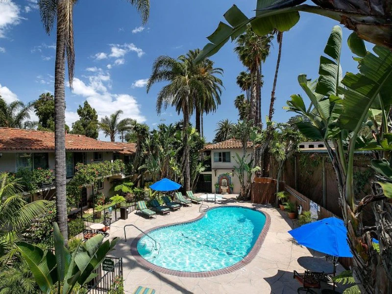 santa barbara hotel met zwembad