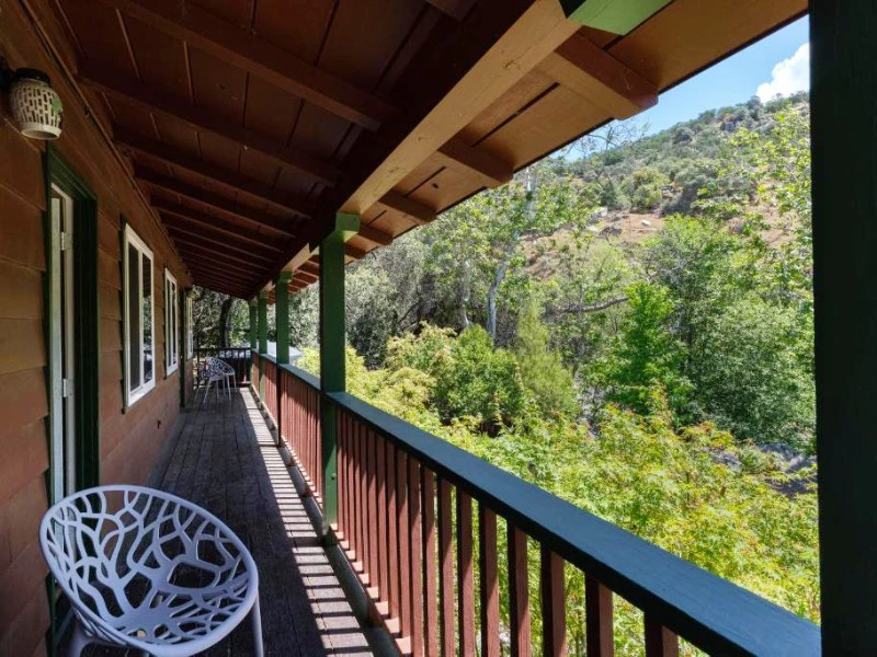 Sequoia Lodge
