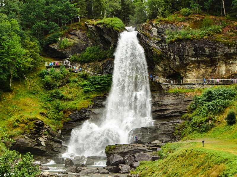 Noorwegen - Waterval Hardangerfjord