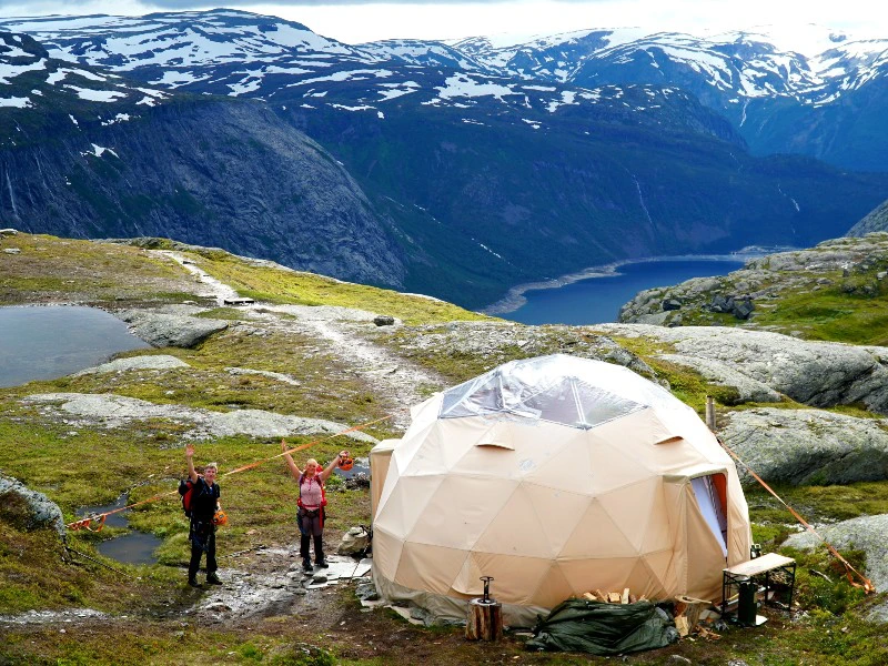 Verblijf in Trolltunga - noorwegen