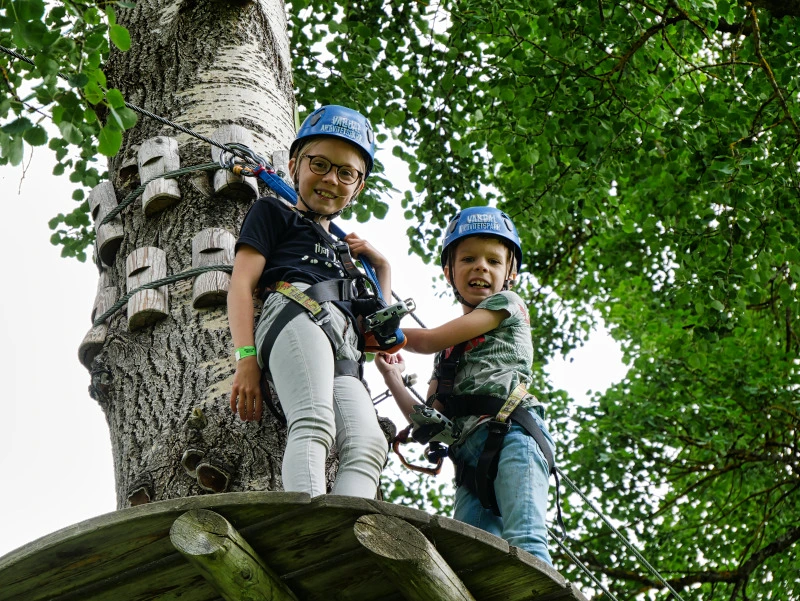 Noorwegen met kinderen - klimmen in bomen