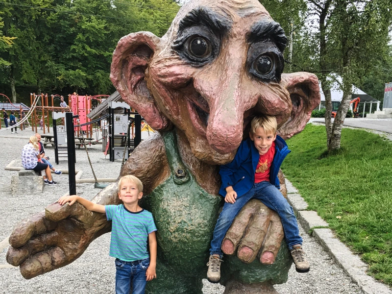 trol in een speeltuin in Noorwegen