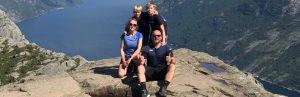 Familie op een berg.