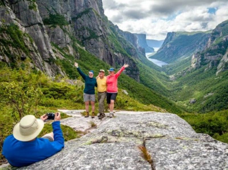 hiken in Gros Morne National park