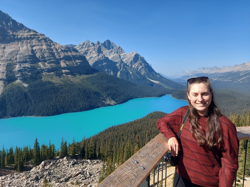 Toerist bij Peyto Lake