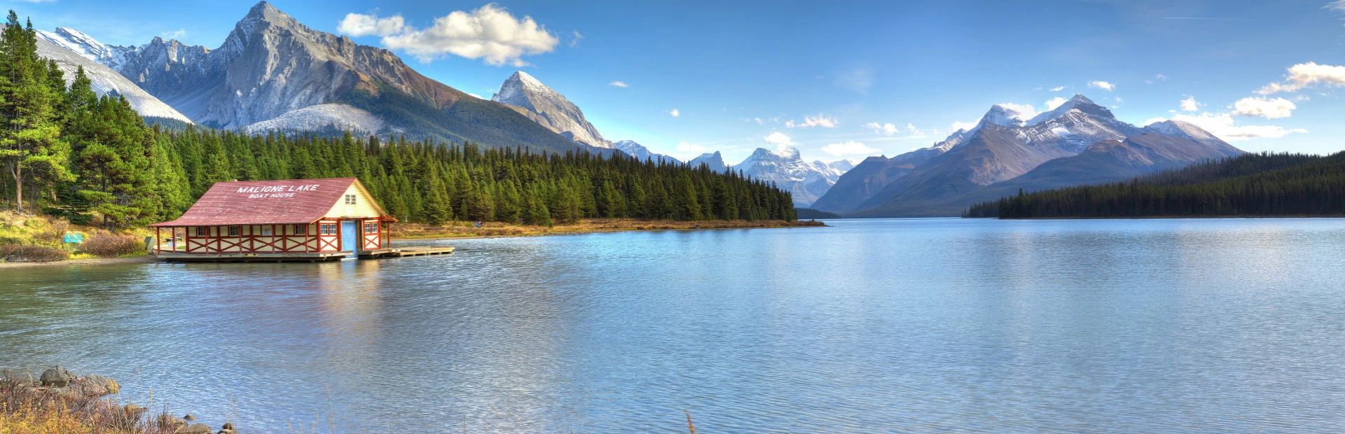 Maligne lake met huisje