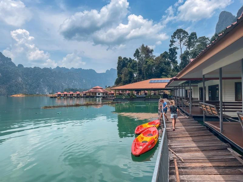 Thailand-Khao Sok meer met kinderen