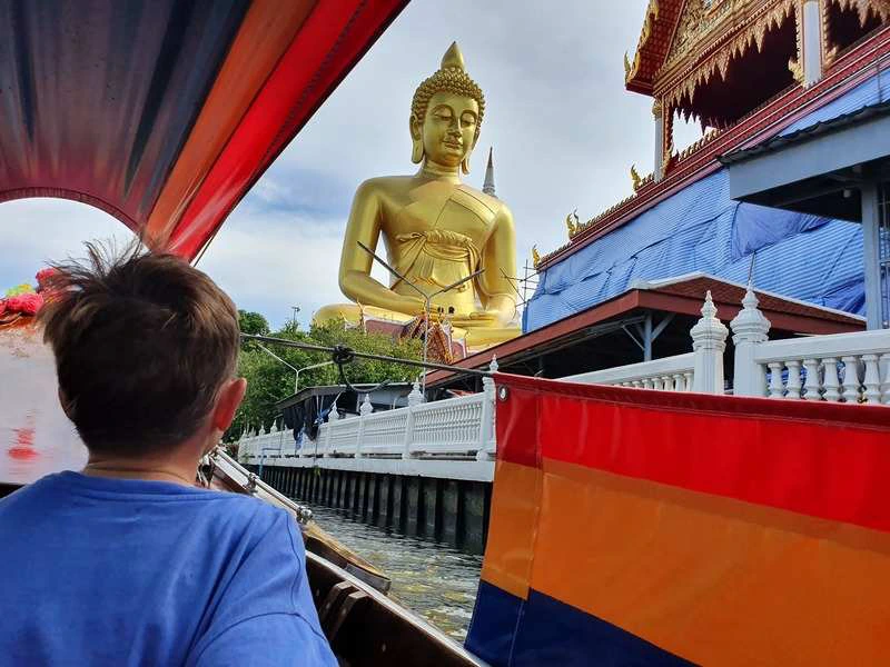 Leuke tempel in Bangkok met kinderen