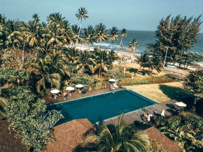 chumphon resort hotel zwembad thailand