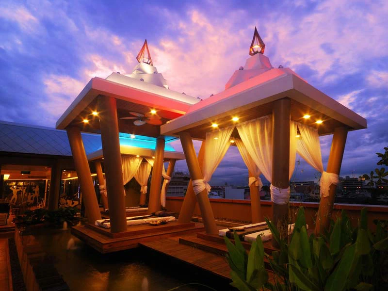 Thailand met kinderen - dakterras Bangkok