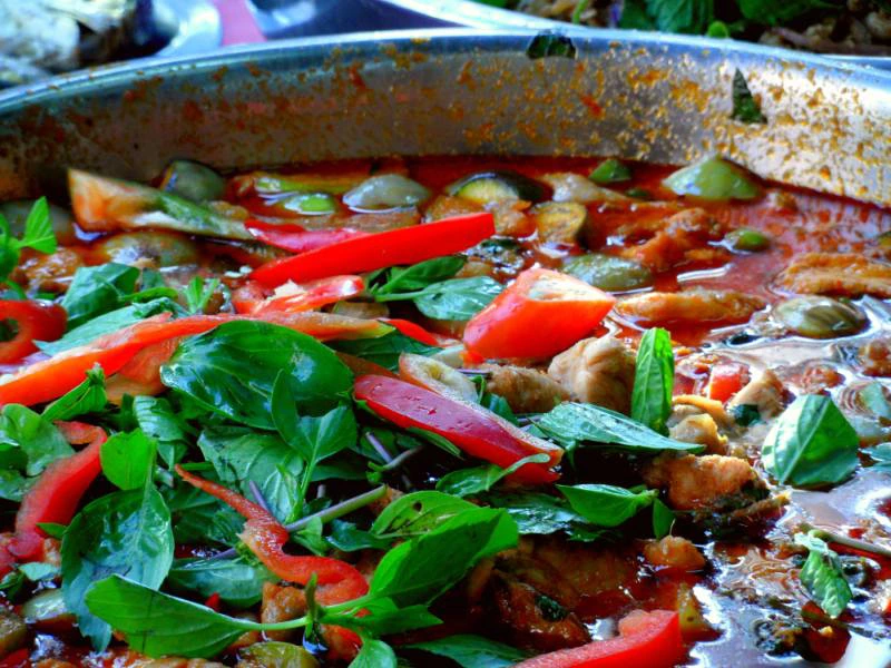 chiang mai met kinderen koken