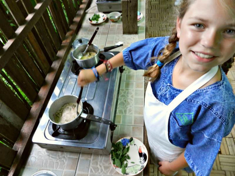 ThailandKids - koken in Chiang Mai