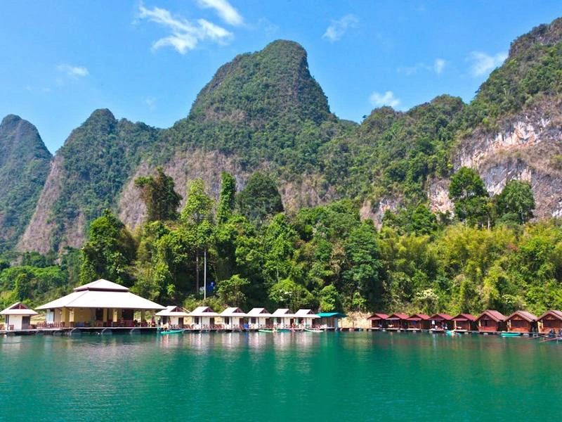 Huisjes op het Praba meer