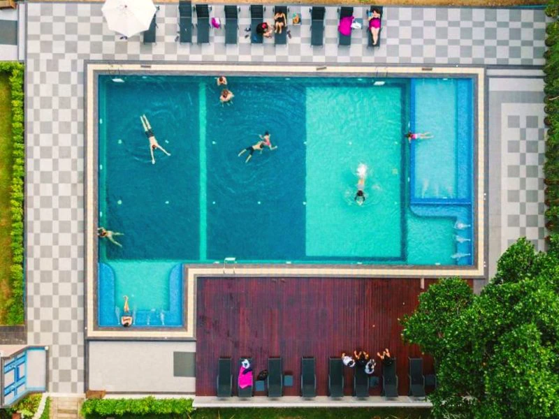 zwembad river kwai resort thailand