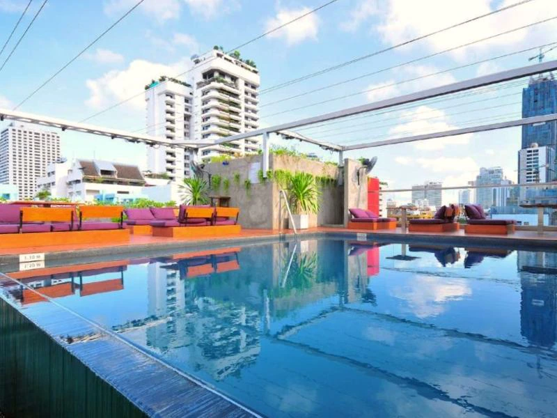 zwembad hotel bangkok thailand